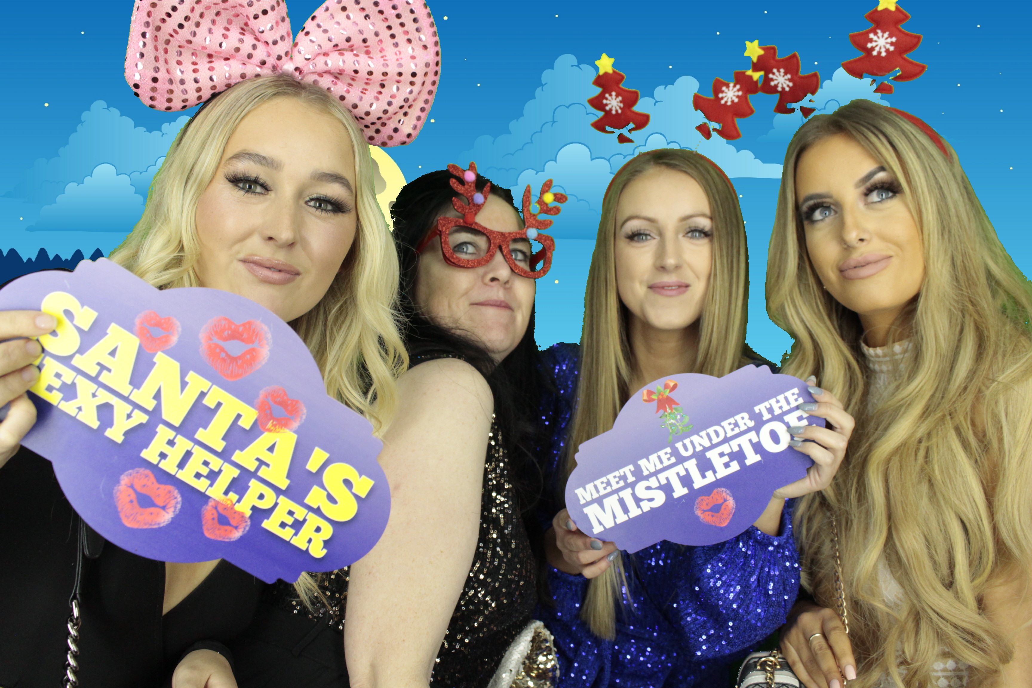 Ocean Network Express Christmas Party 2019 | View more photos from the event at gallery.myphotoboothexperience.co.uk/u/MyPhotoBoothExperienceLtd/Ocean-Network-Express-Christmas-Party-2019
